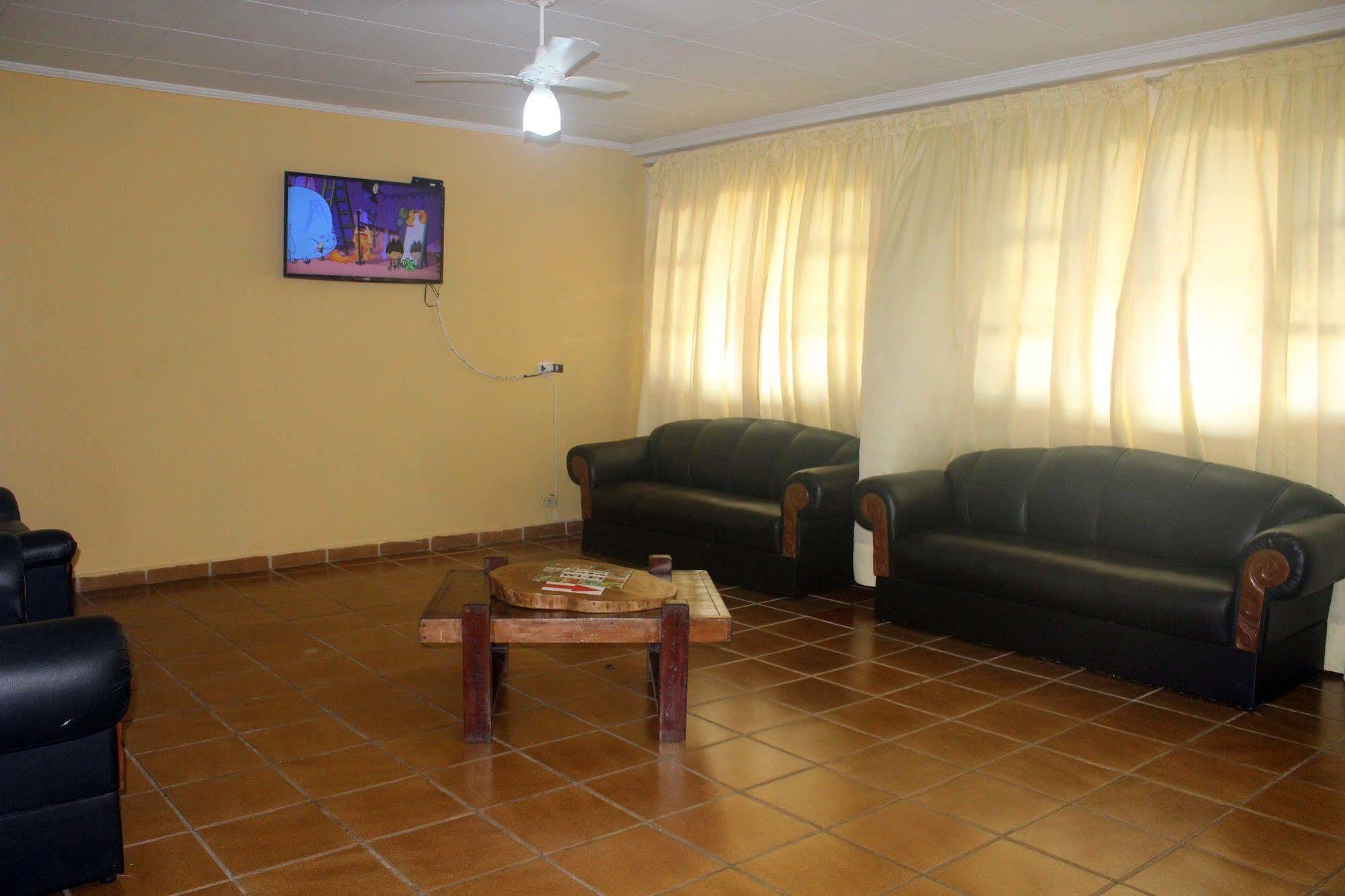 Hotel Nevada Ubatuba Buitenkant foto